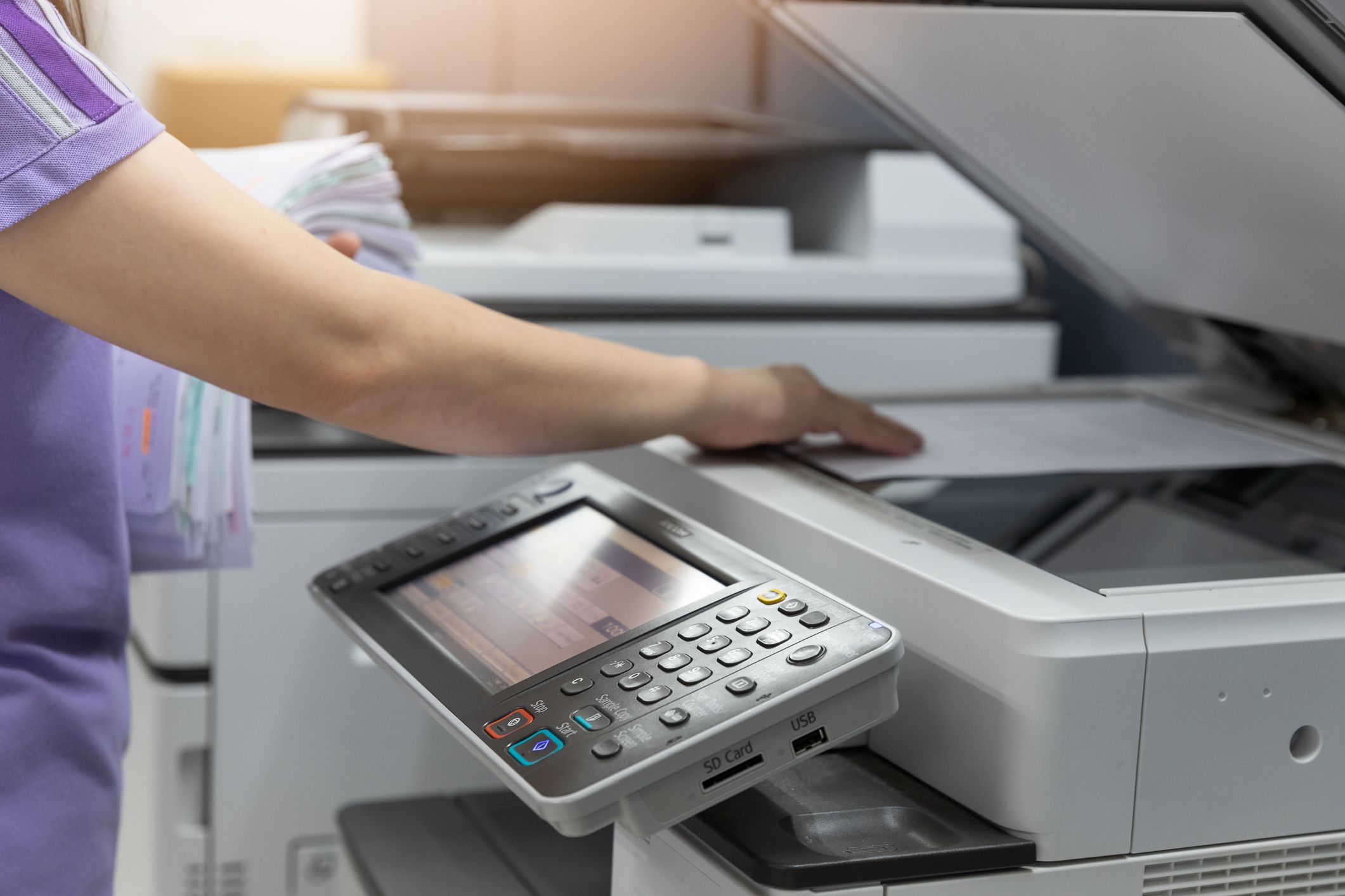 Read more about the article HP OfficeJet 5525 vs Brother MFC-J985DW XL